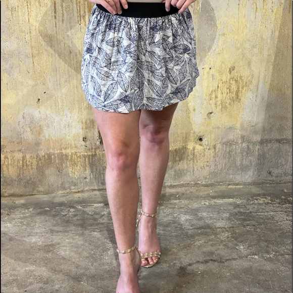 21 multi blue and white mini skirt - Picture 2 of 10